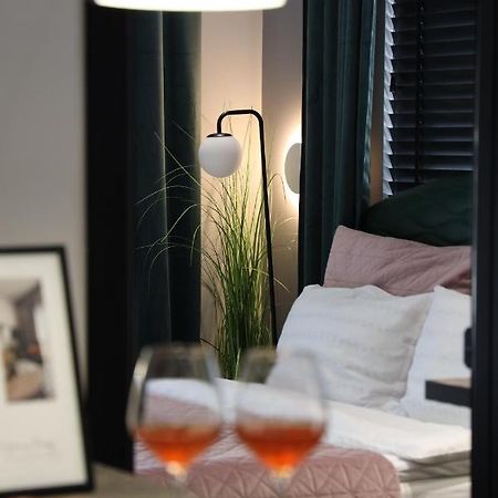 Urban Stay Tirana Deluxe מראה חיצוני תמונה