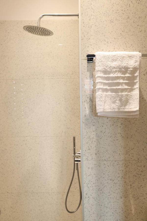 Urban Stay Tirana Deluxe מראה חיצוני תמונה